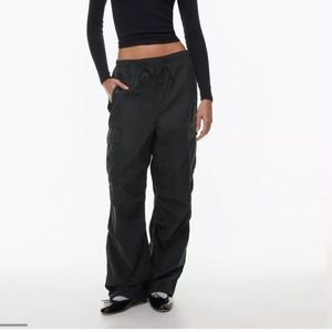 Aritzia TNA Squad Parachute Pant